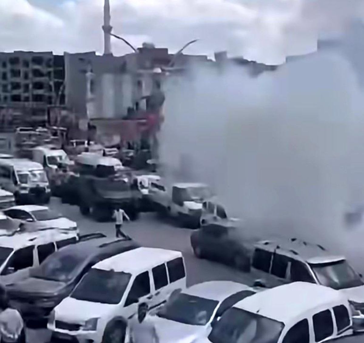 Cizre'de bayram arefesinde akrabalar arası taşlı, sopalı ve bıçaklı kavga: 8 yaralı, 17 gözaltı