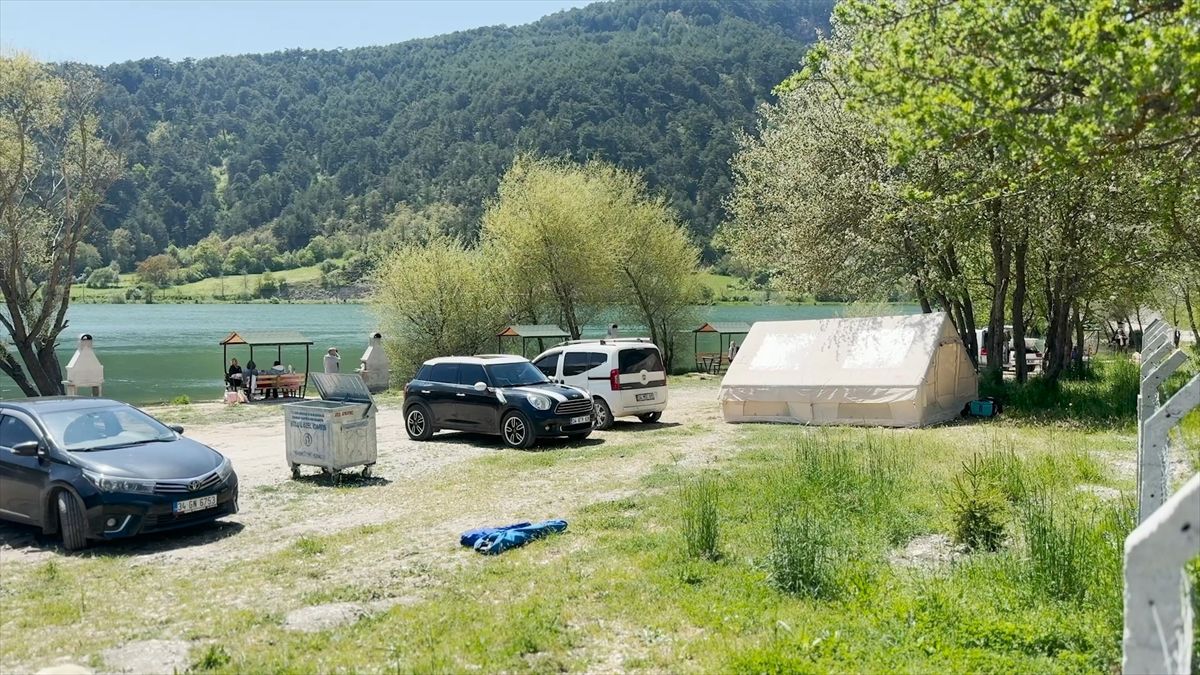 Çubuk Gölü Tabiat Parkı, bayram tatilinde ziyaretçilerini ağırlıyor