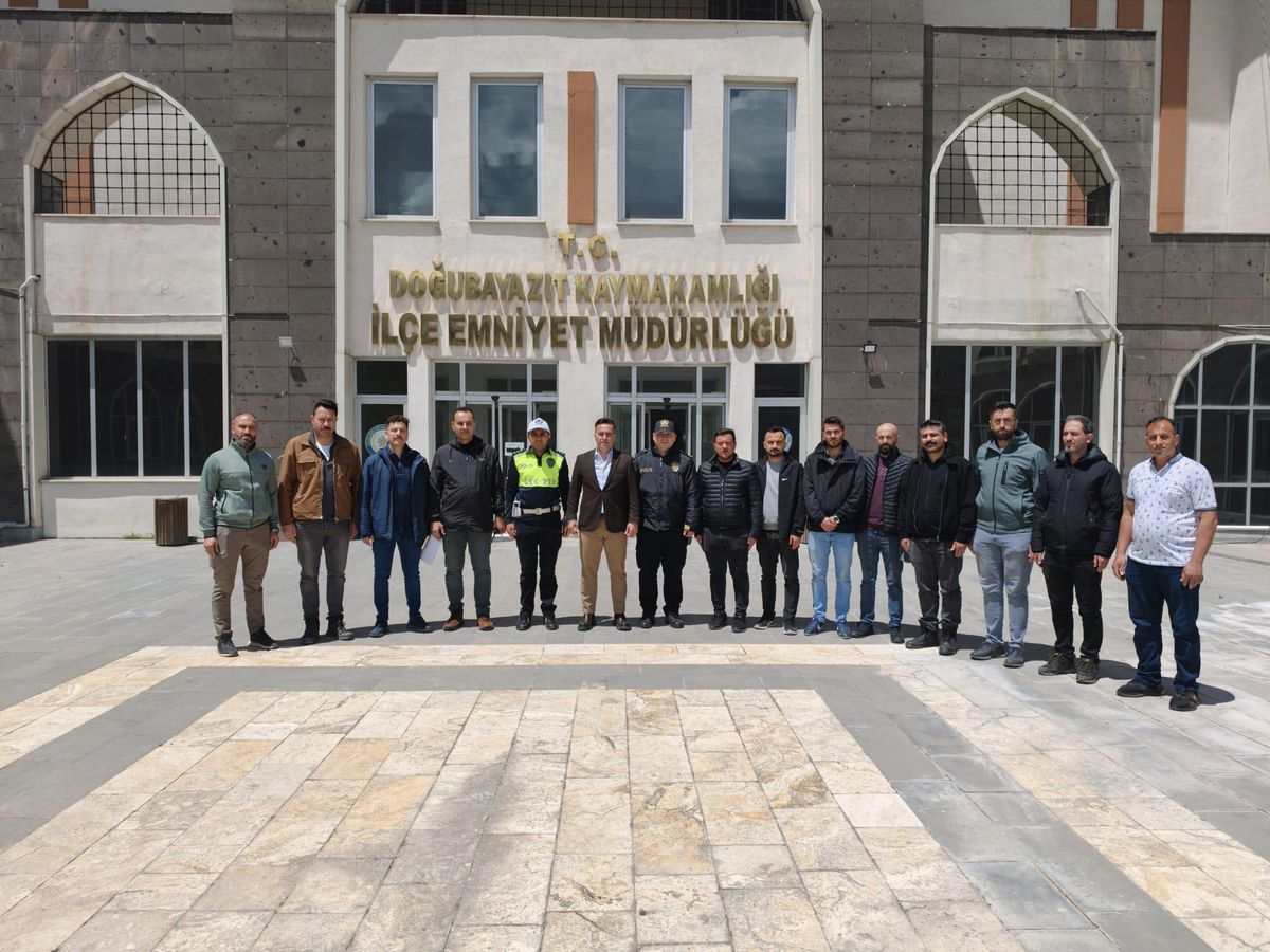Emniyet Müdürü Göksel Önder’den Doğubayazıt’ta bayram ziyareti
