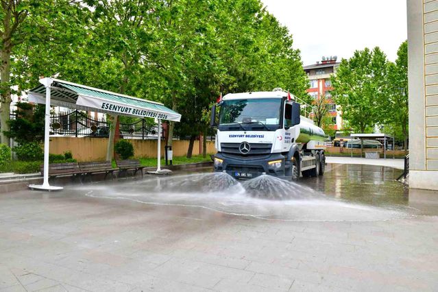 Esenyurt'ta bayram öncesi kapsamlı temizlik seferberliği