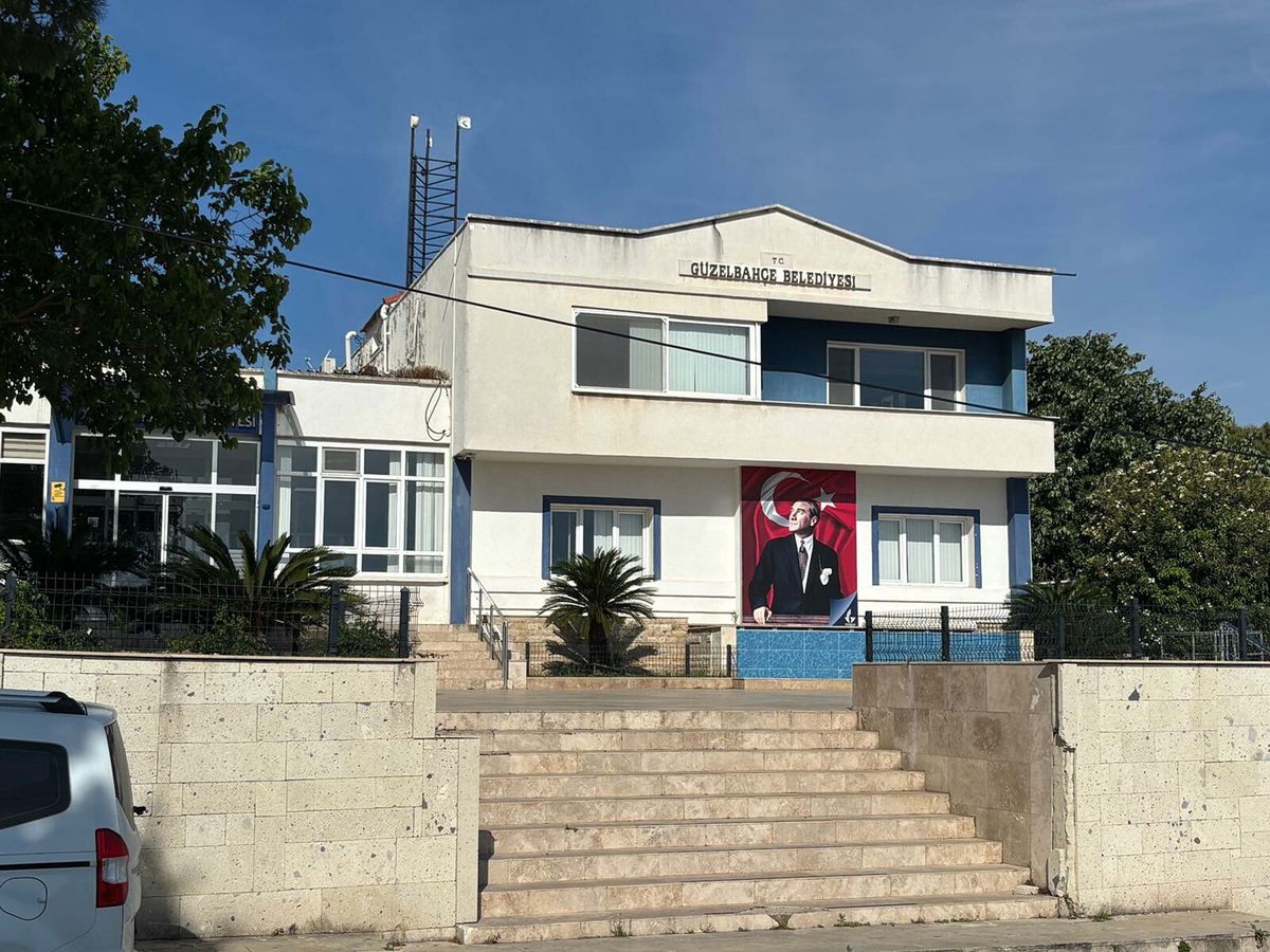 Güzelbahçe Belediye Başkanı gözaltına alındı
