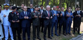 Vali Gül, Şehitlikleri Ziyaret Etti