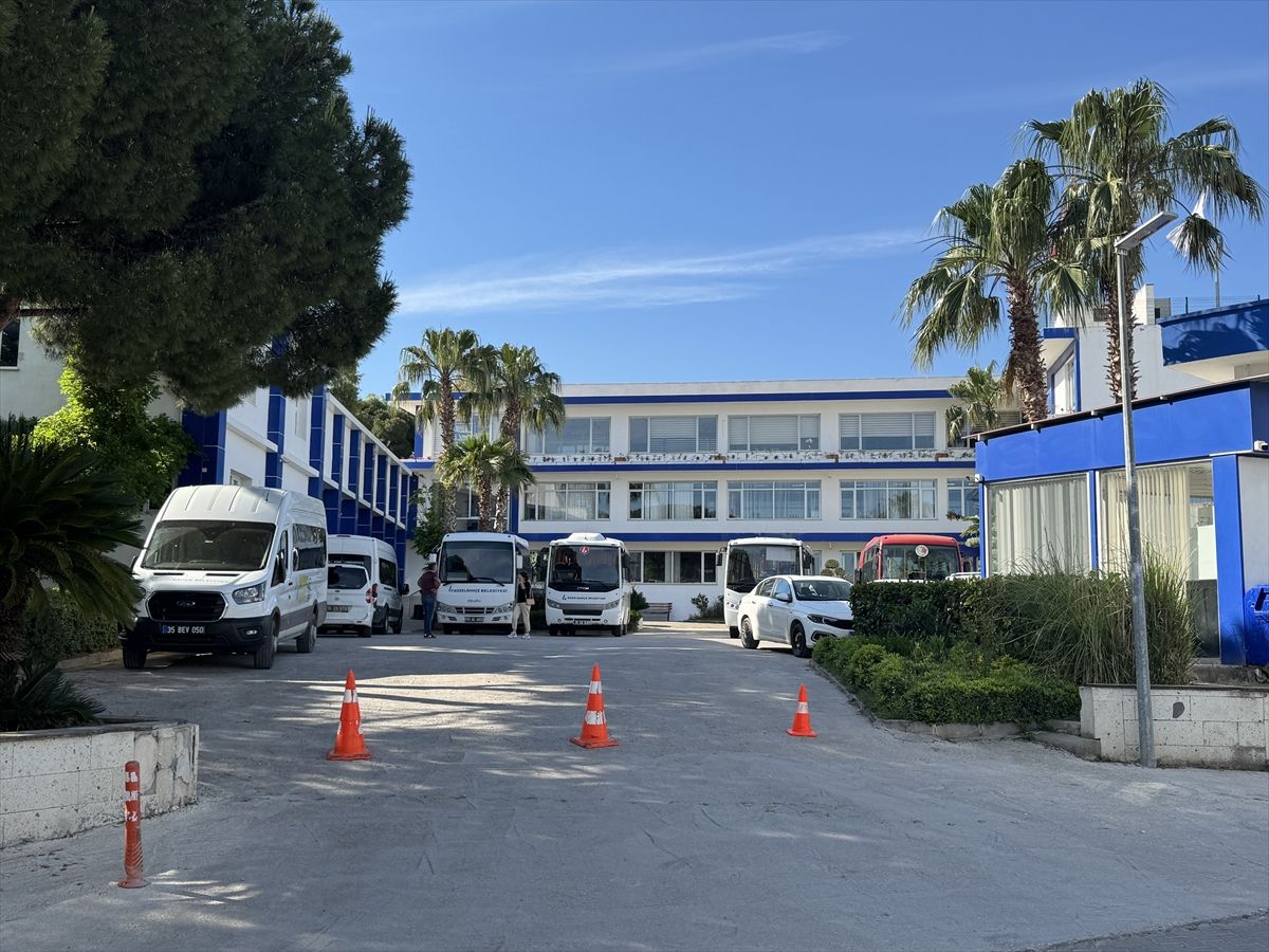 İzmir'de Güzelbahçe Belediyesine yönelik operasyonda Belediye Başkanı ve 4 şüpheli yakalandı
