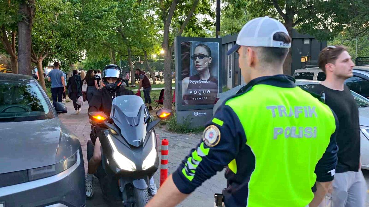 Kaldırımı yol gibi kullandılar, cezadan kaçamadılar