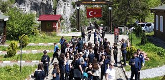 Kanyonlarıyla ünlü Kastamonu'nun Pınarbaşı ilçesinde arife günü yoğunluğu
