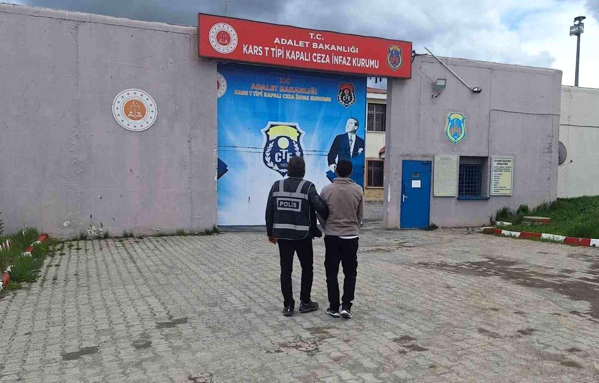 Kars'ta kredi kartı dolandırıcısı yakalandı