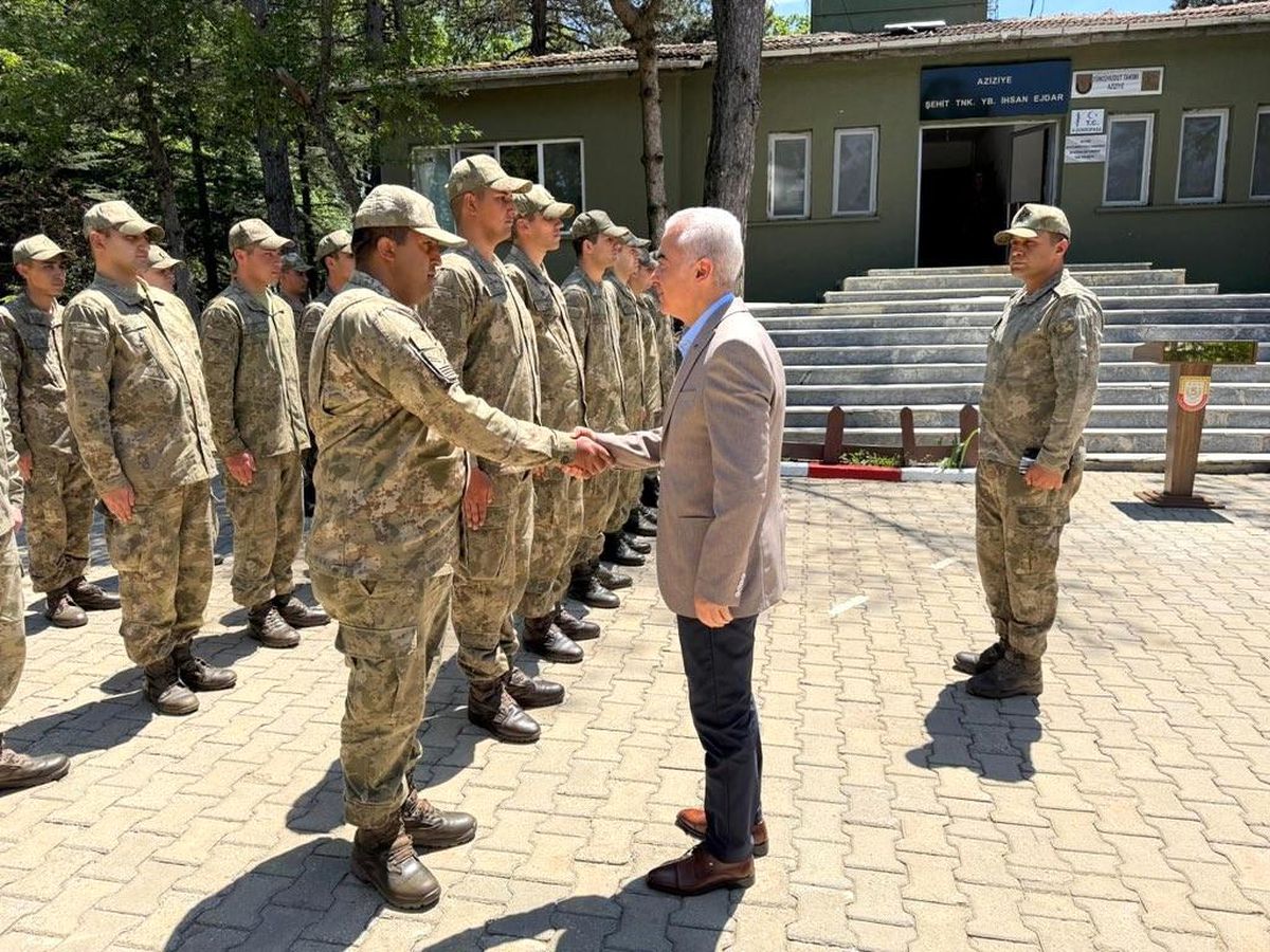 Kırklareli'nde gümrük personeli ve Mehmetçik ile bayramlaşma