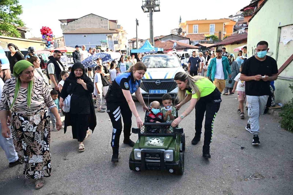 Kocaeli polisinden lösemi hastası minik Halime'ye bayram sürprizi