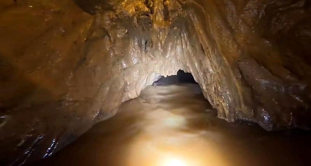 Laos'ta mağarada mahsur kalan 7 define avcısını arama çalışmaları 7'nci gününde
