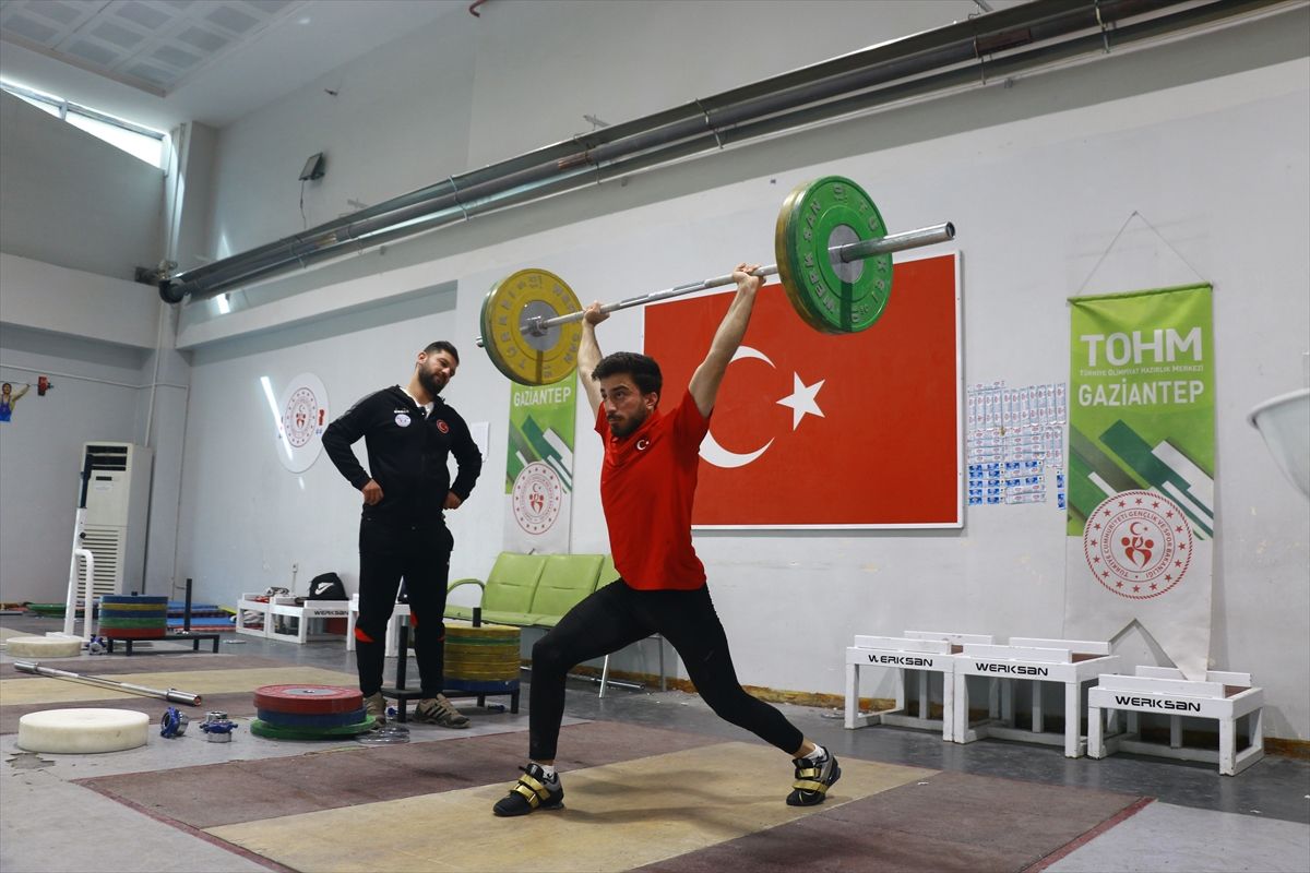 Milli Halterci Harun Algül'ün hedefi dördüncü Avrupa şampiyonluğu Açıklaması