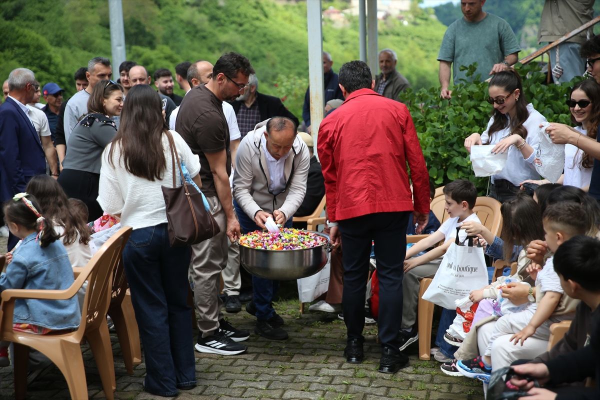 Ordu'da arife gününde çocuklara şeker dağıtma geleneği sürdürüldü