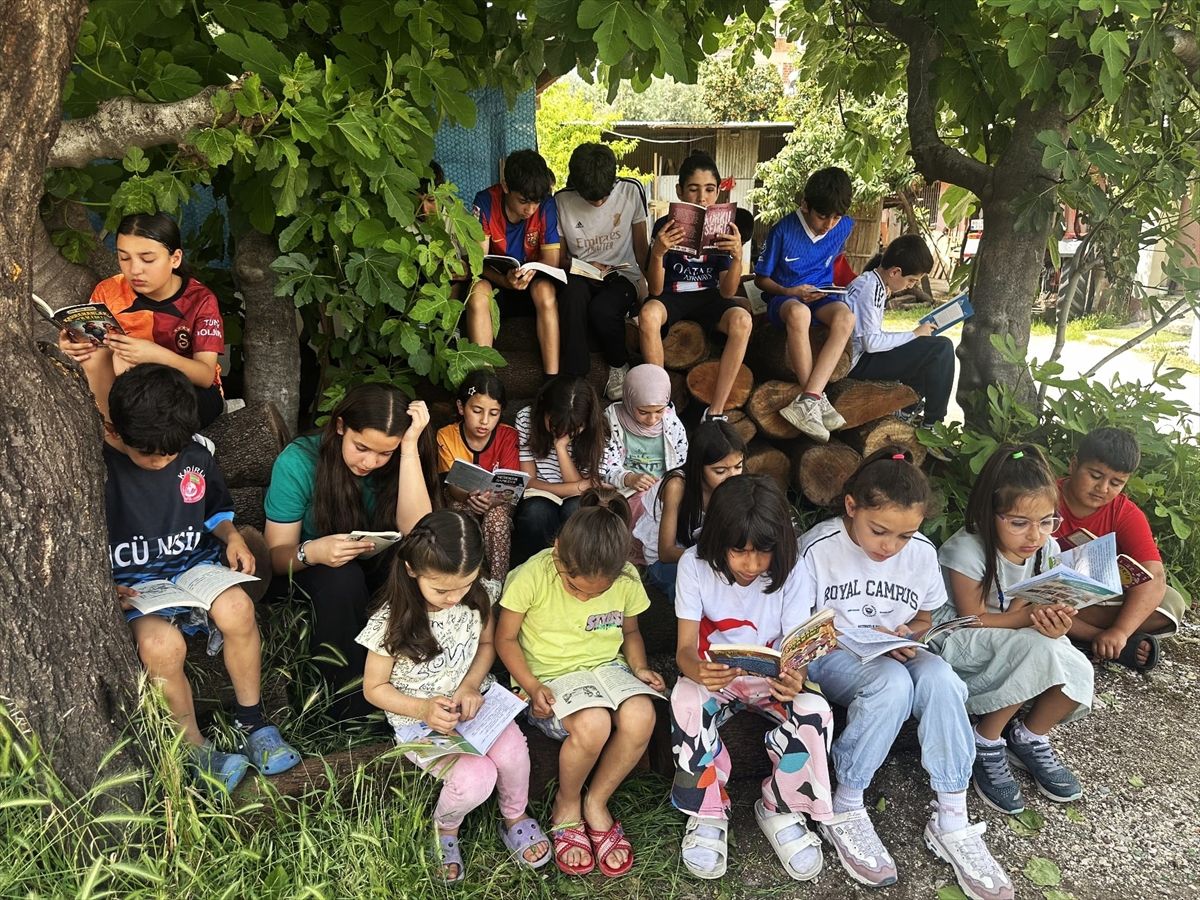 Osmaniye'de teknoloji bağımlılığına karşı kitap okuma etkinliği düzenlendi