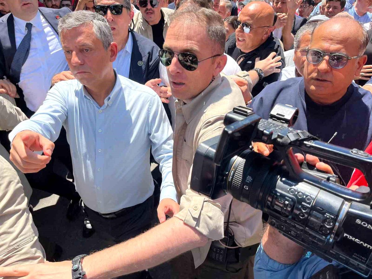 Özgür Özel'den Kılıçdaroğlu'na çağrı: 'Başkası kazanırsa elini öpeceğim'