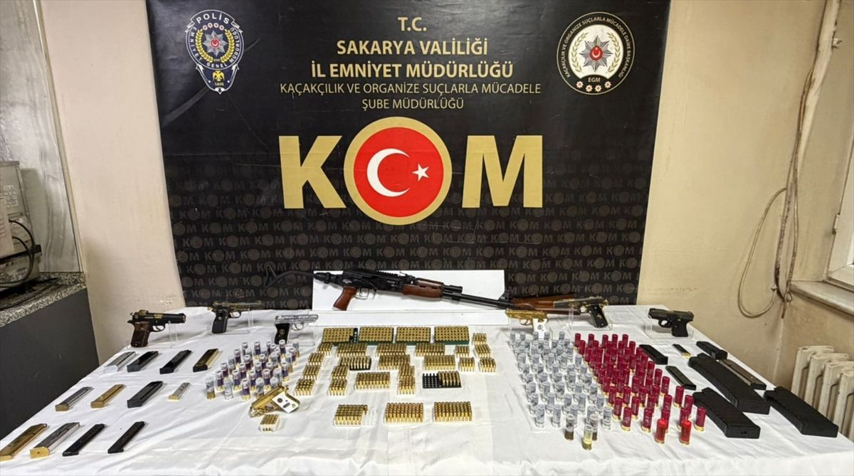 Sakarya'da 7 ruhsatsız tabanca ele geçirilen operasyonda 1 şüpheli tutuklandı