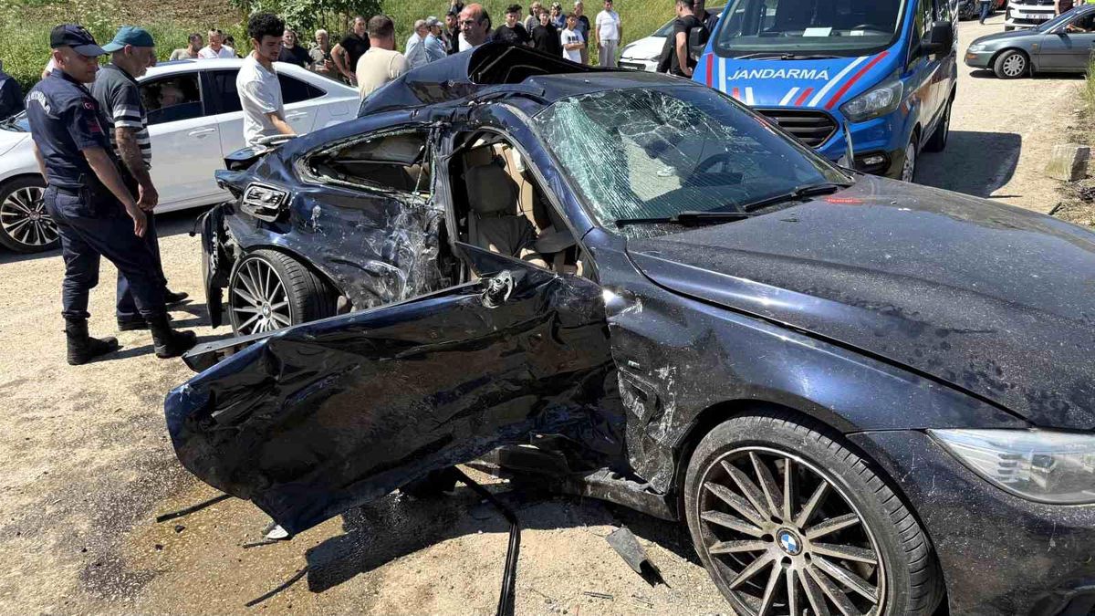 Sakarya'daki kazada ağır yaralanan çocuk yaşam mücadelesini kaybetti