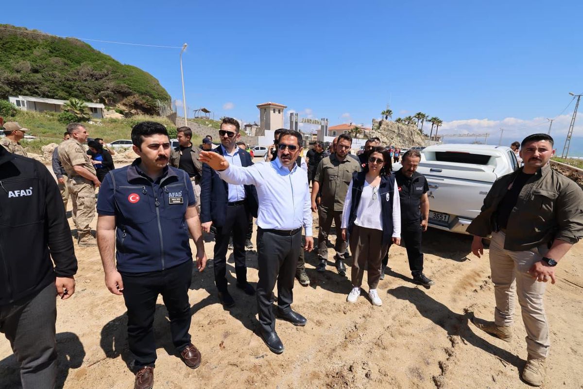 Samandağ’da sel sonrası seferberlik: Vali Masatlı çalışmaları yerinde takip etti