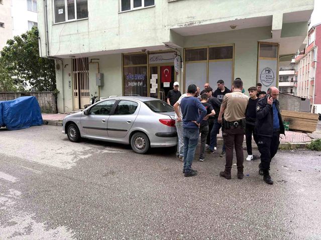 Seyir halindeki otomobil alevlere teslim oldu