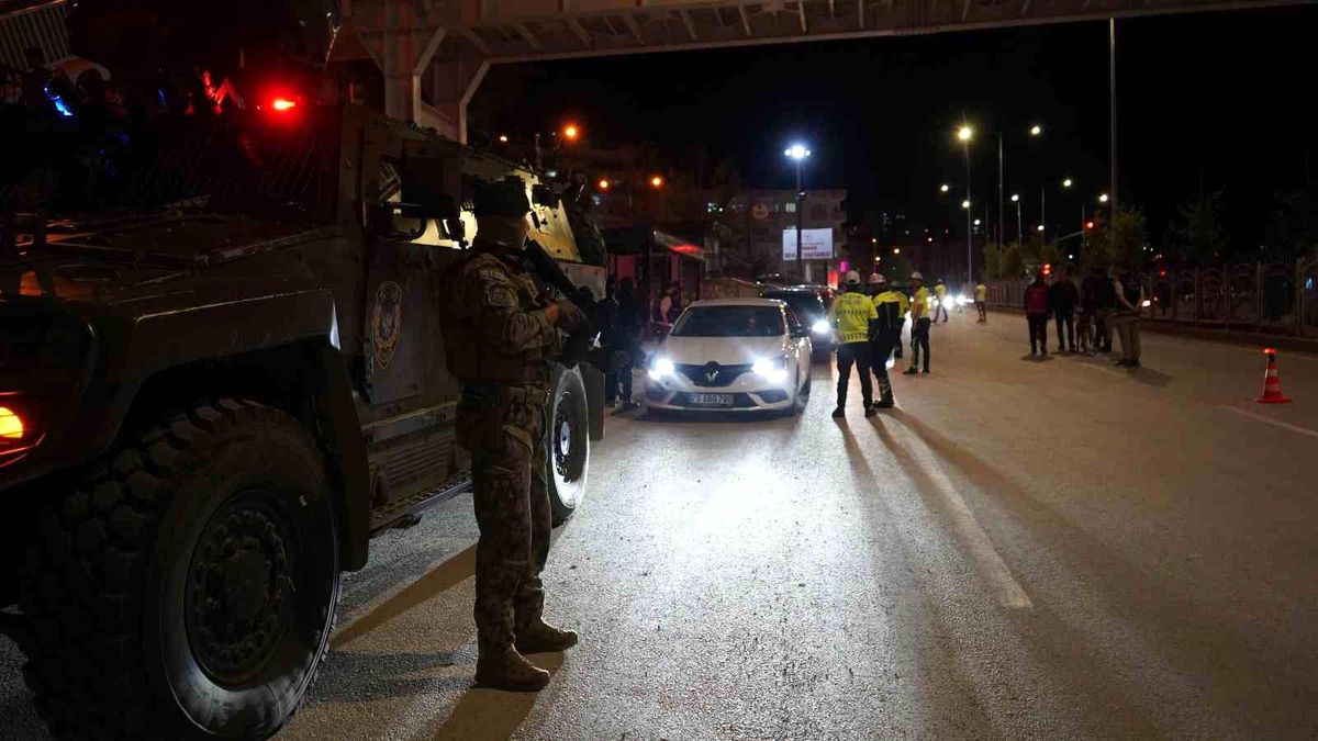 Şırnak'ta bayram alarmı: Bin 800 polisle 'Huzur Şırnak' uygulaması