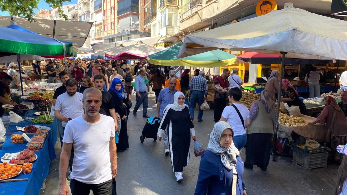 Tarihi Salı Pazarı'nda bayram bereketi