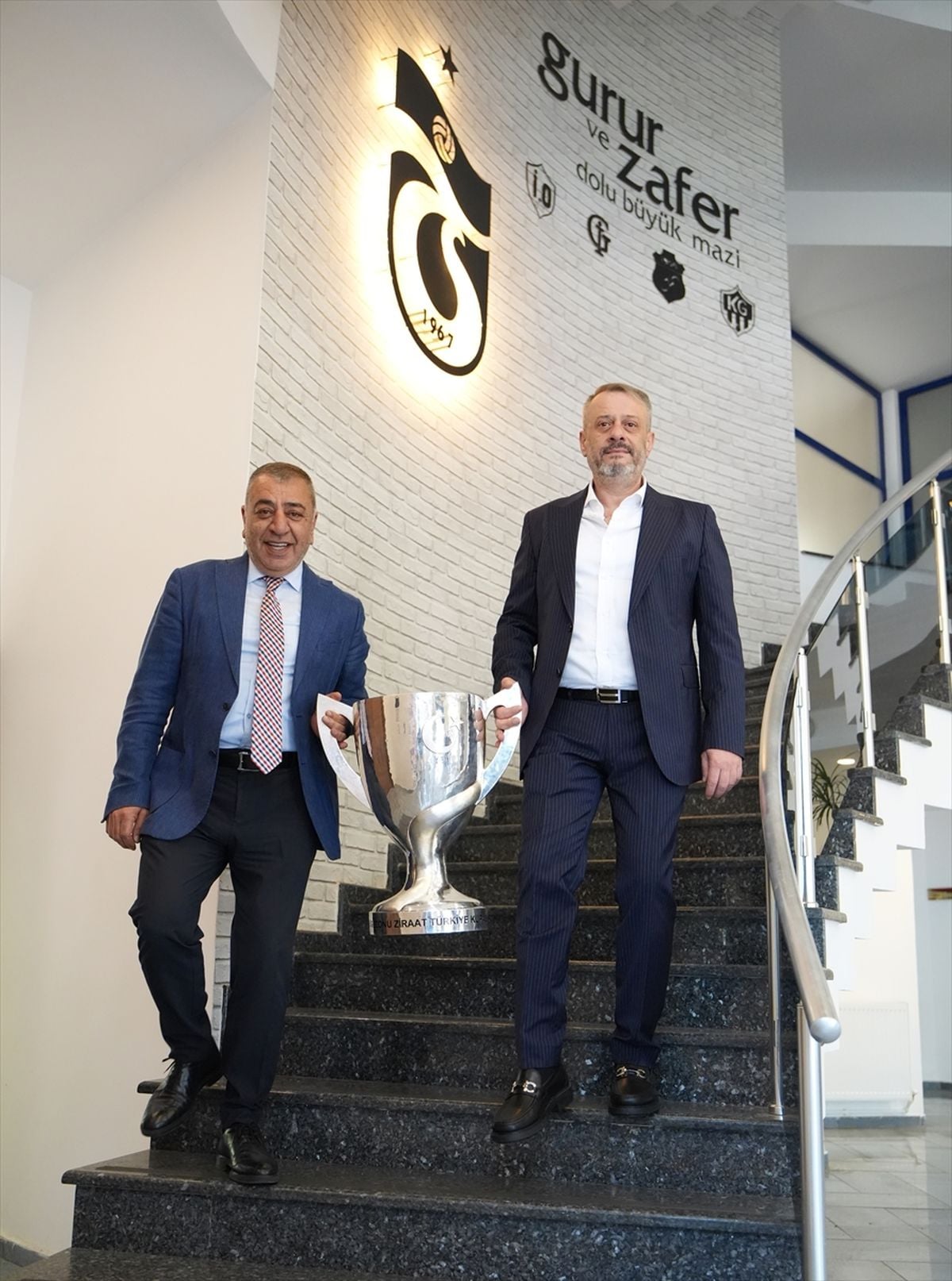 Trabzonspor, Ziraat Türkiye Kupası'nı müzesinde sergiliyor