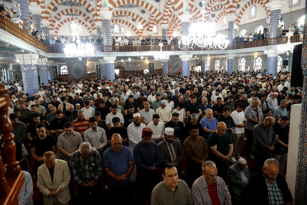 Adana, Mersin, Hatay ve Osmaniye'de Kurban Bayramı namazı kılındı