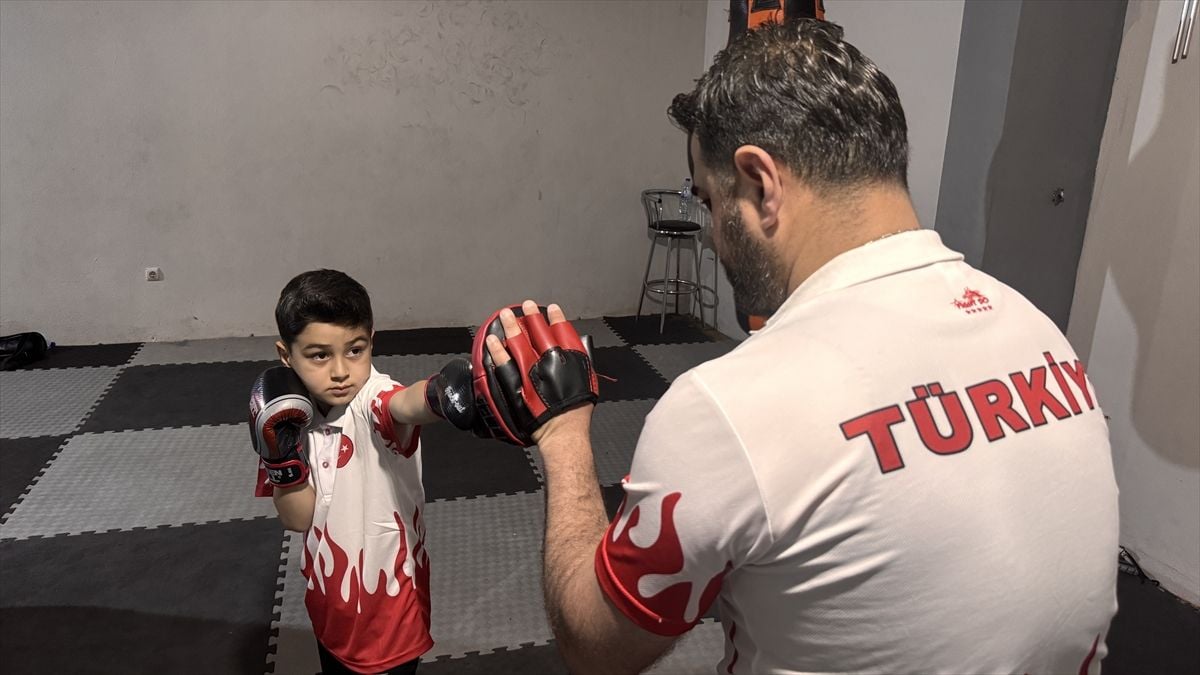 Aynı turnuvanın şampiyonları wushucu baba ile oğul yeni başarılar peşinde