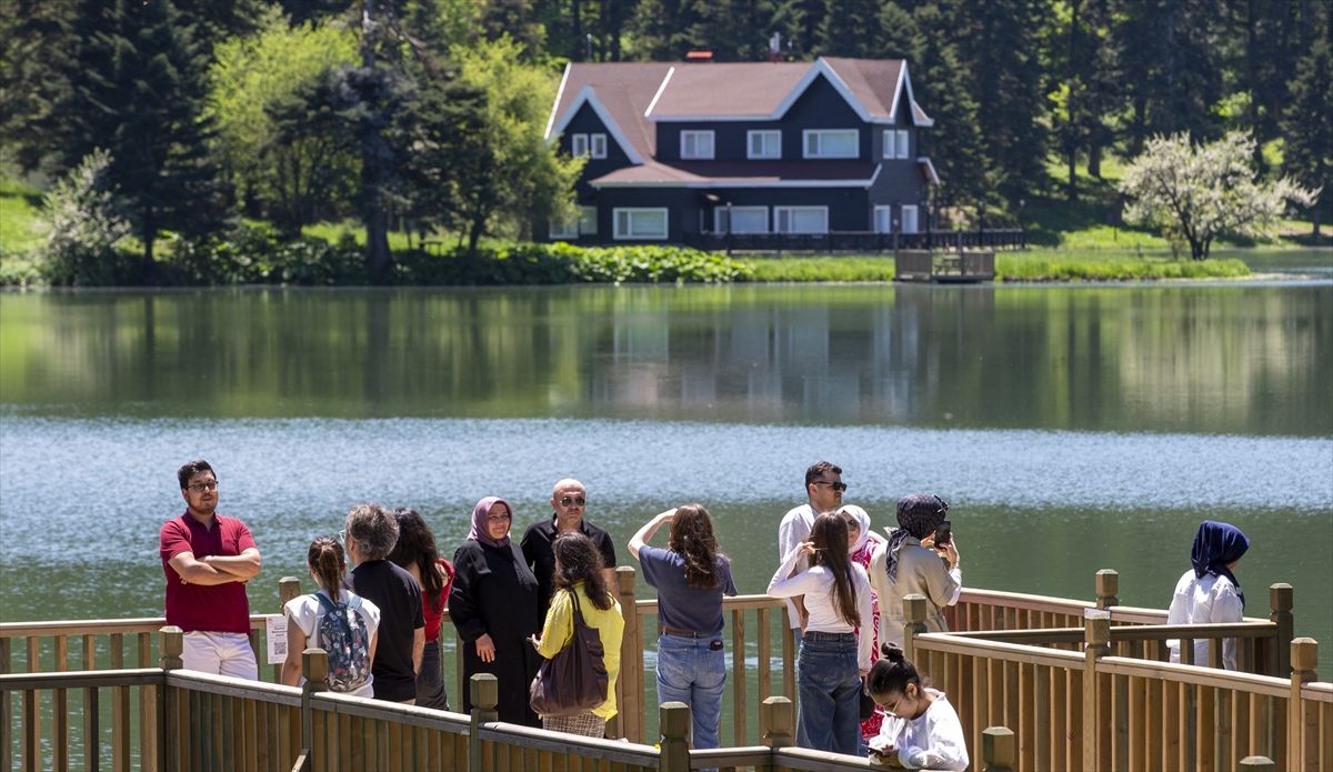 Bayramda doğayla buluşmak isteyenlerin adresi Gölcük Tabiat Parkı oldu