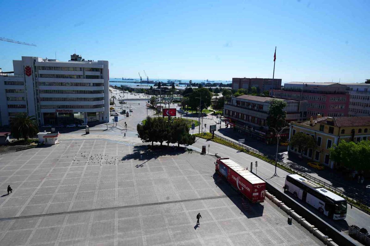 Bayramda Samsun sokaklarında sessizlik hakim