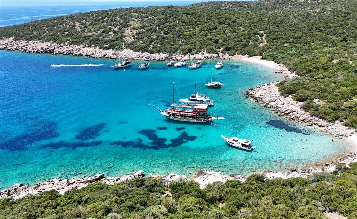 Bodrum'da bayram tatilinde koylarda da hareketlilik yaşanıyor