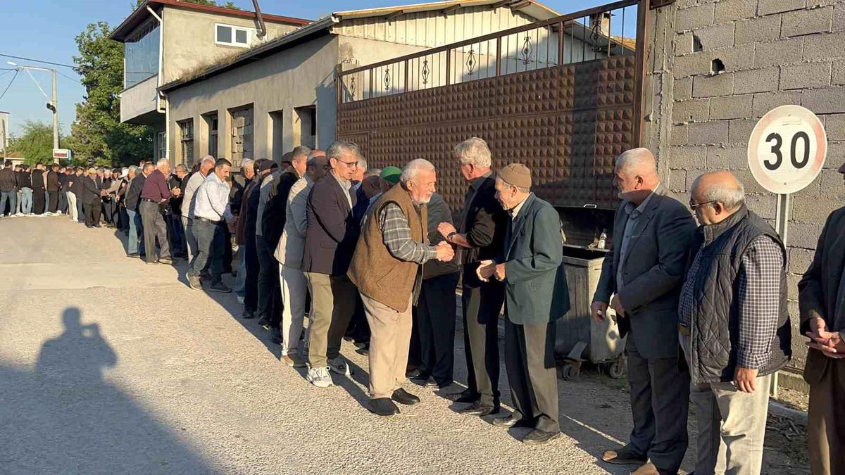 Bu kuyruğun sonu görülmedi