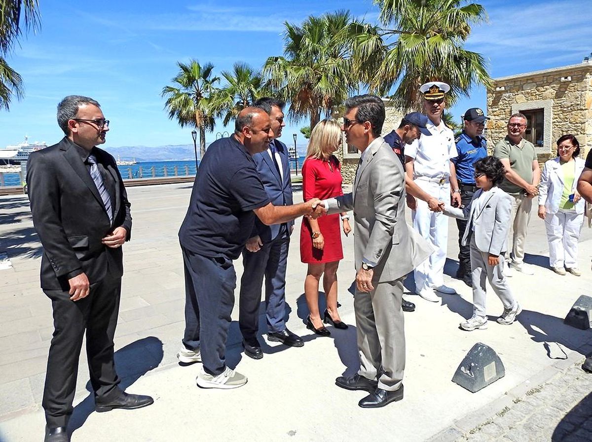 Çeşme Kalesi'nde bayramlaşma programı düzenlendi