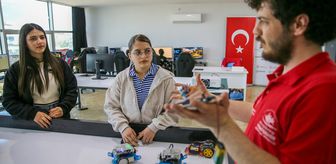 Diyarbakır'da robotik kodlama atölyesiyle öğrenciler teknolojiye yönlendiriliyor