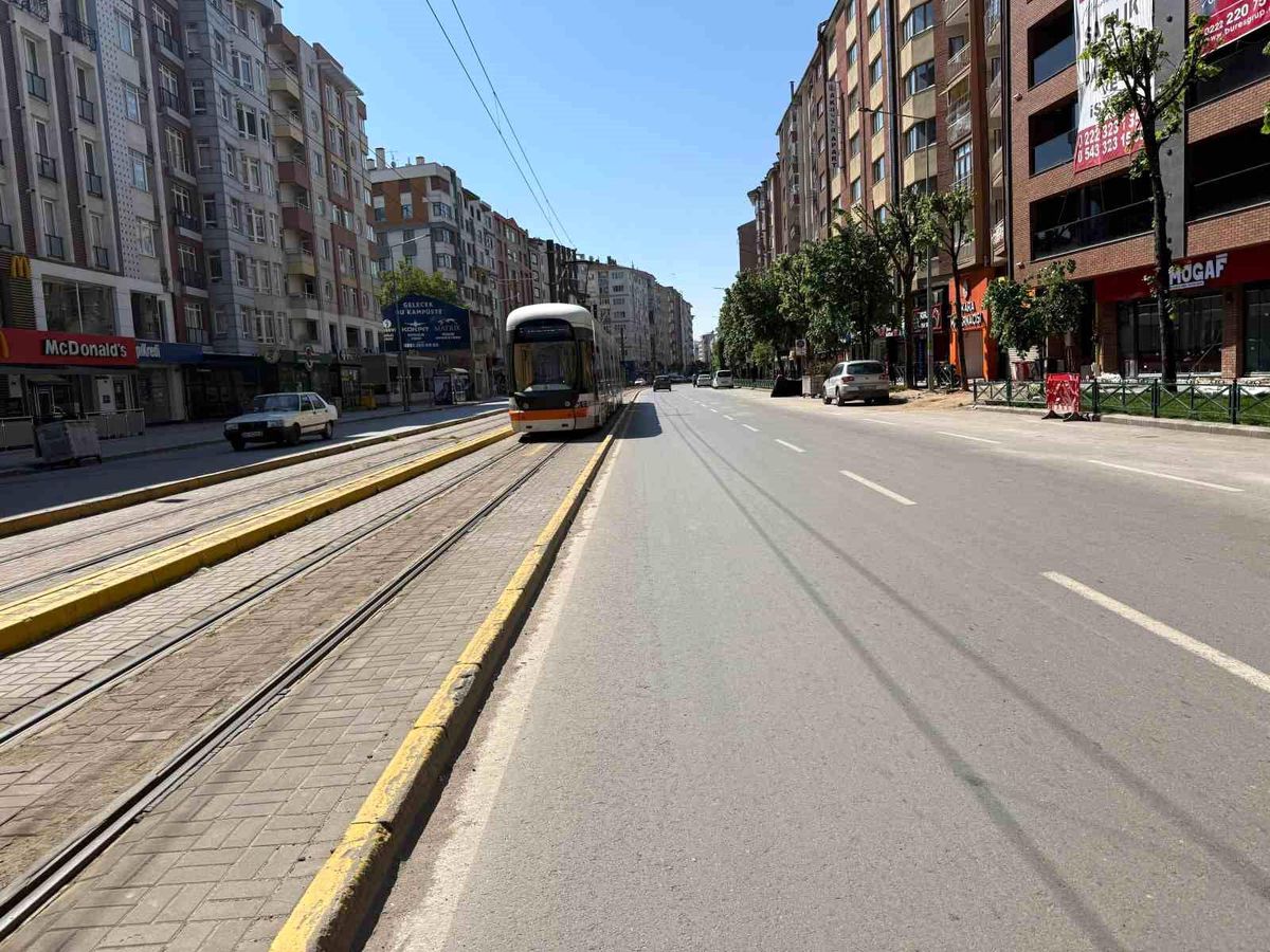 Eskişehir'de bayramın ilk günü sokaklar boş kaldı