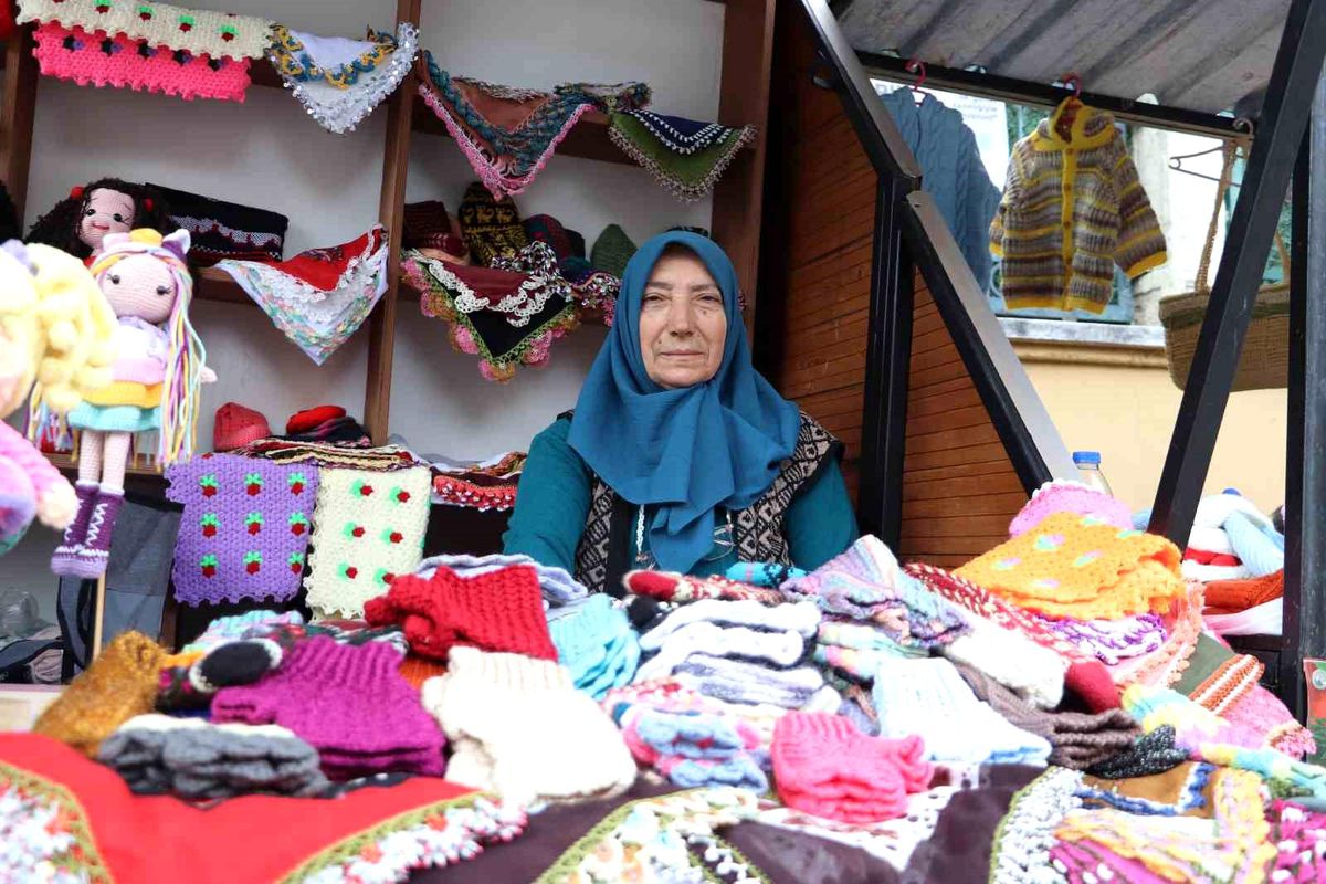 Eskişehir'de geleneksel el sanatları ev hanımlarının elinde hayat buluyor