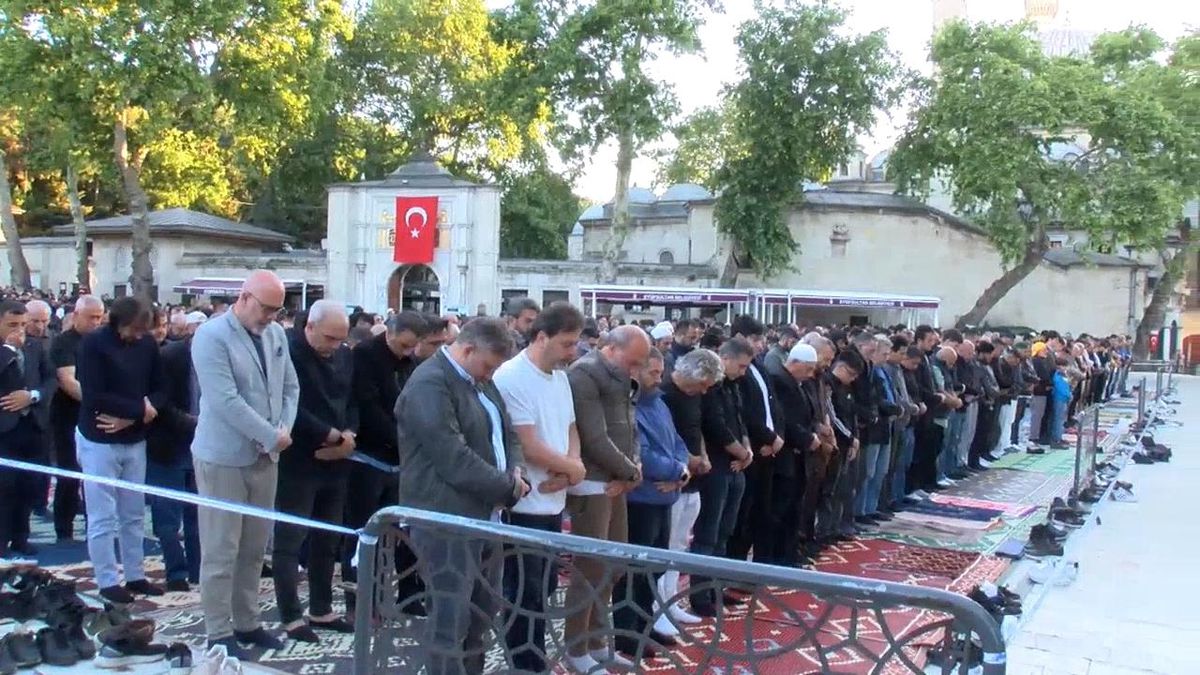 Bayram namazını Eyüpsultan Camii'nde kıldılar