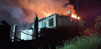 Kastamonu'da çıkan yangında bir ev ve odunlukta hasar oluştu