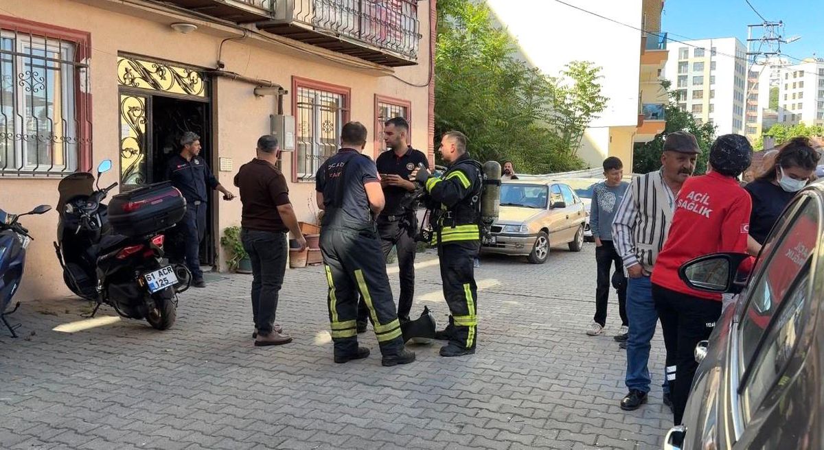 Kocaeli'de kötü kokuların geldiği evden cansız beden çıktı