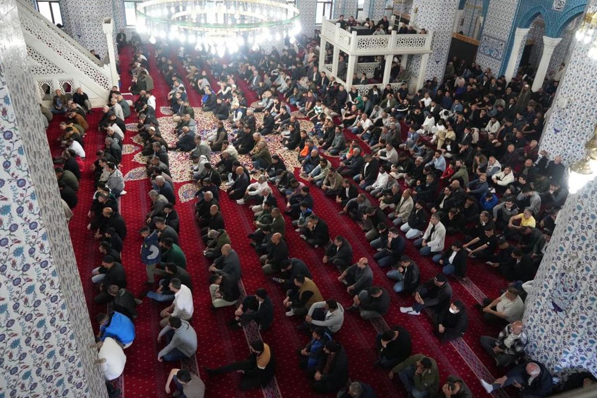 Bayram namazında ilk saf Iğdır'da tutuldu