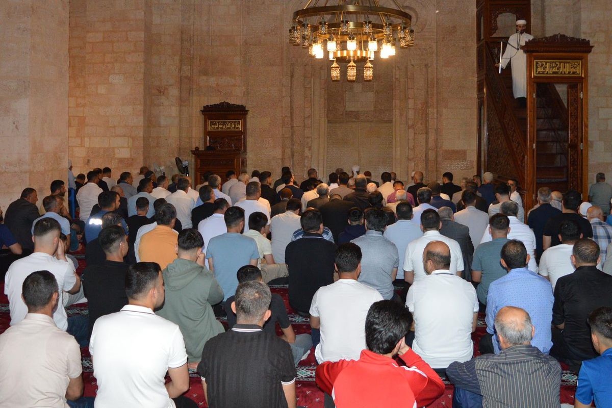 Mardin'de 842 yıllık Ulu Cami'de bayram namazı yoğunluğu