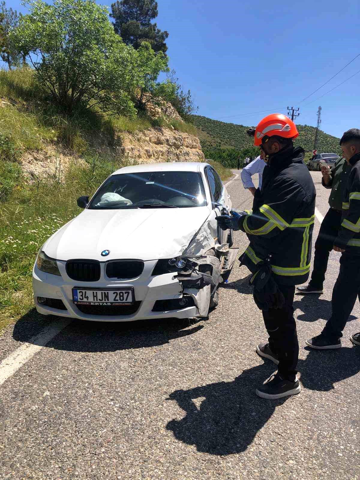 Mardin'de otomobiller çarpıştı: 5 yaralı