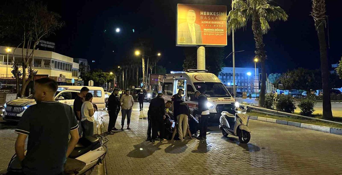 Ön tekeri patlayan motosikletin sürücüsü yola savrularak ağır yaralandı