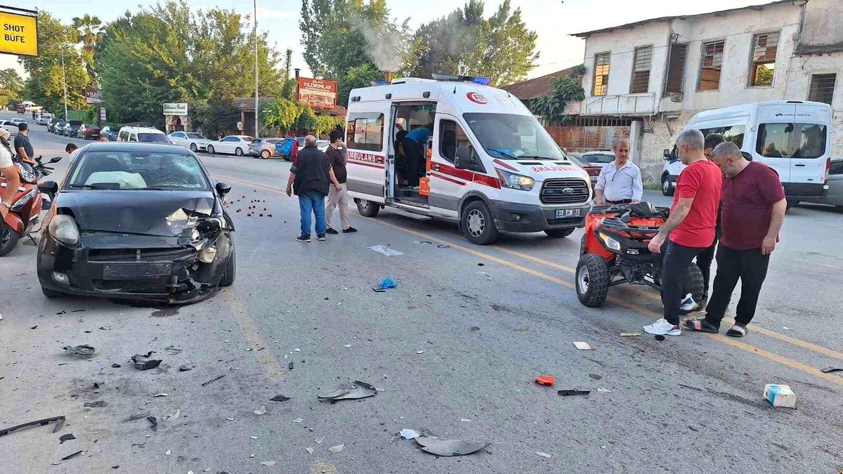 Otomobille çarpışan ATV'nin sürücüsü yaralandı