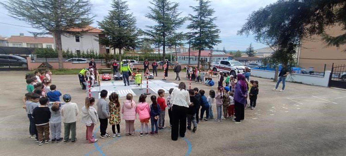Pazaryeri'nde trafik bilinci küçük yaşta başladı