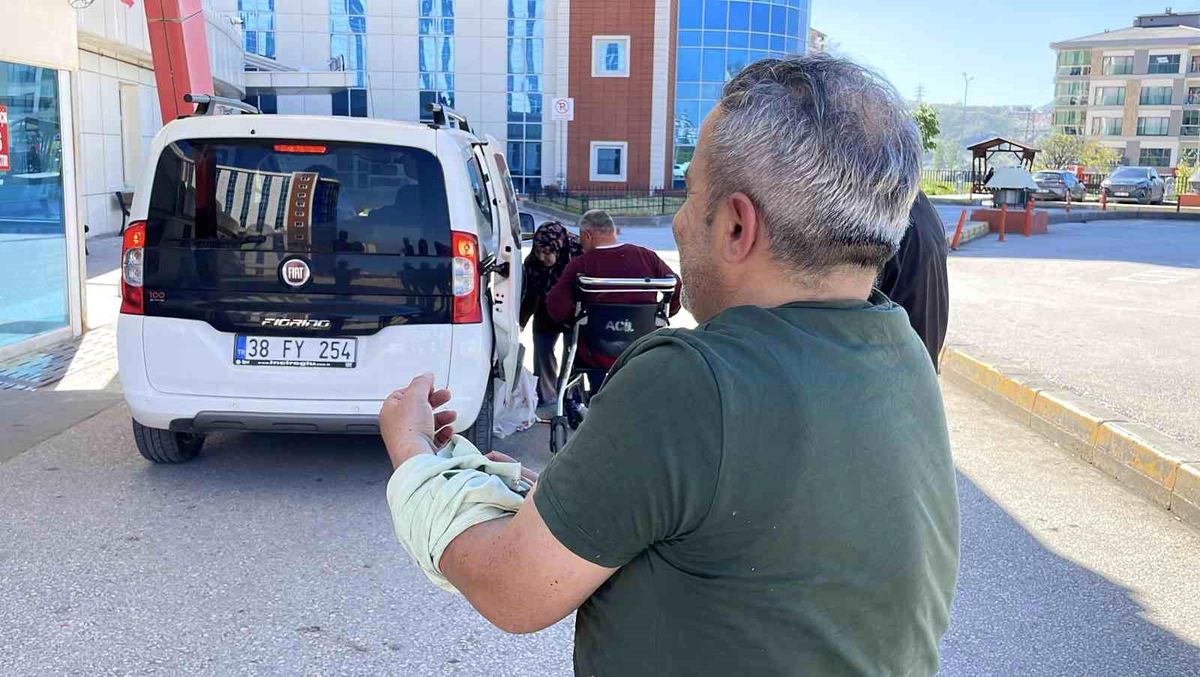 Sivas'ta acemi kasaplar hastanenin yolunu tuttu
