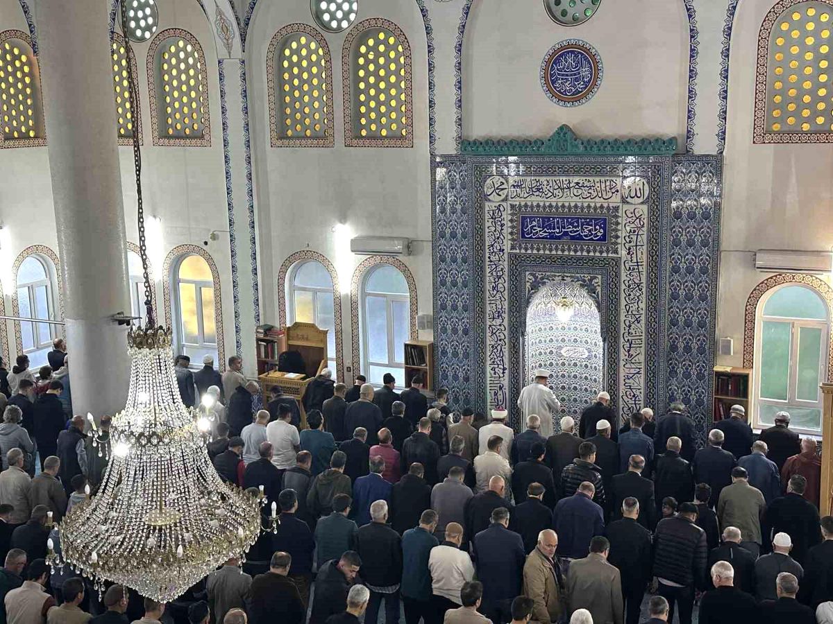 Uşak'ta Kurban Bayramı namazı kılındı