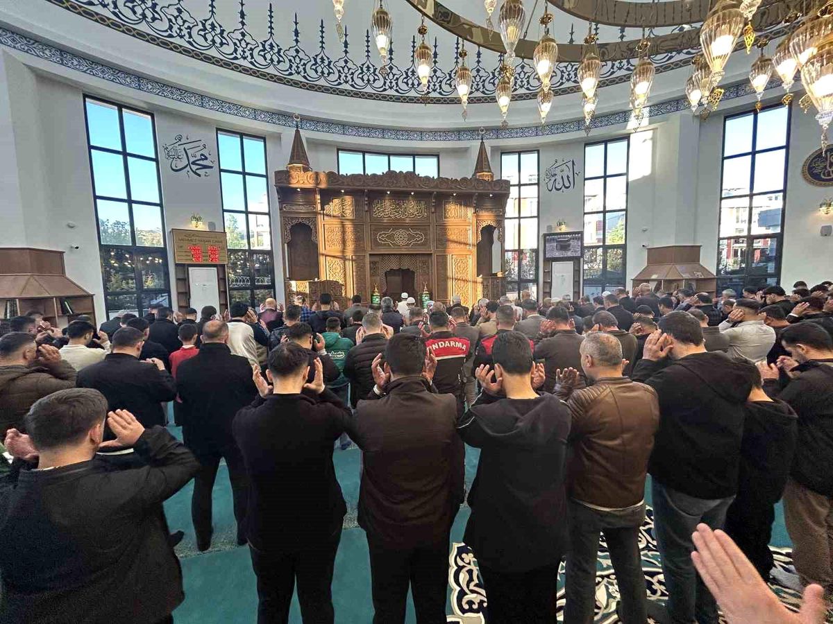 Van'da Kurban Bayramı namazı coşkusu