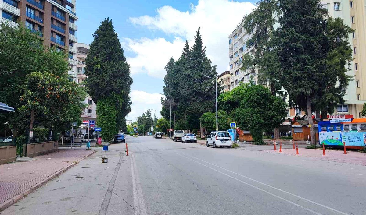 Adana bayramda sessizliğe büründü: Sokaklar boş kaldı