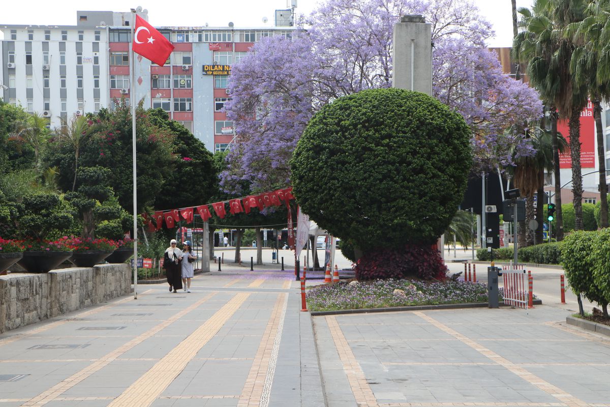 Adana'da bayram sessizliği; cadde ve sokaklar boş kaldı