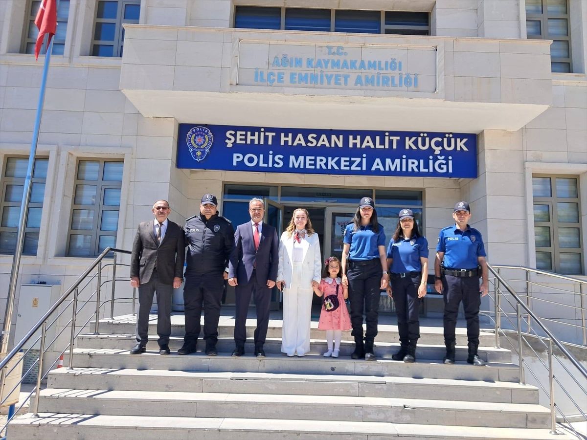Kaymakam Yılmaz görev başındaki personele bayram ziyareti