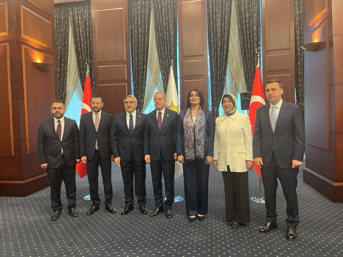 AK Parti ve CHP, 3 bayram sonra bayramlaştı